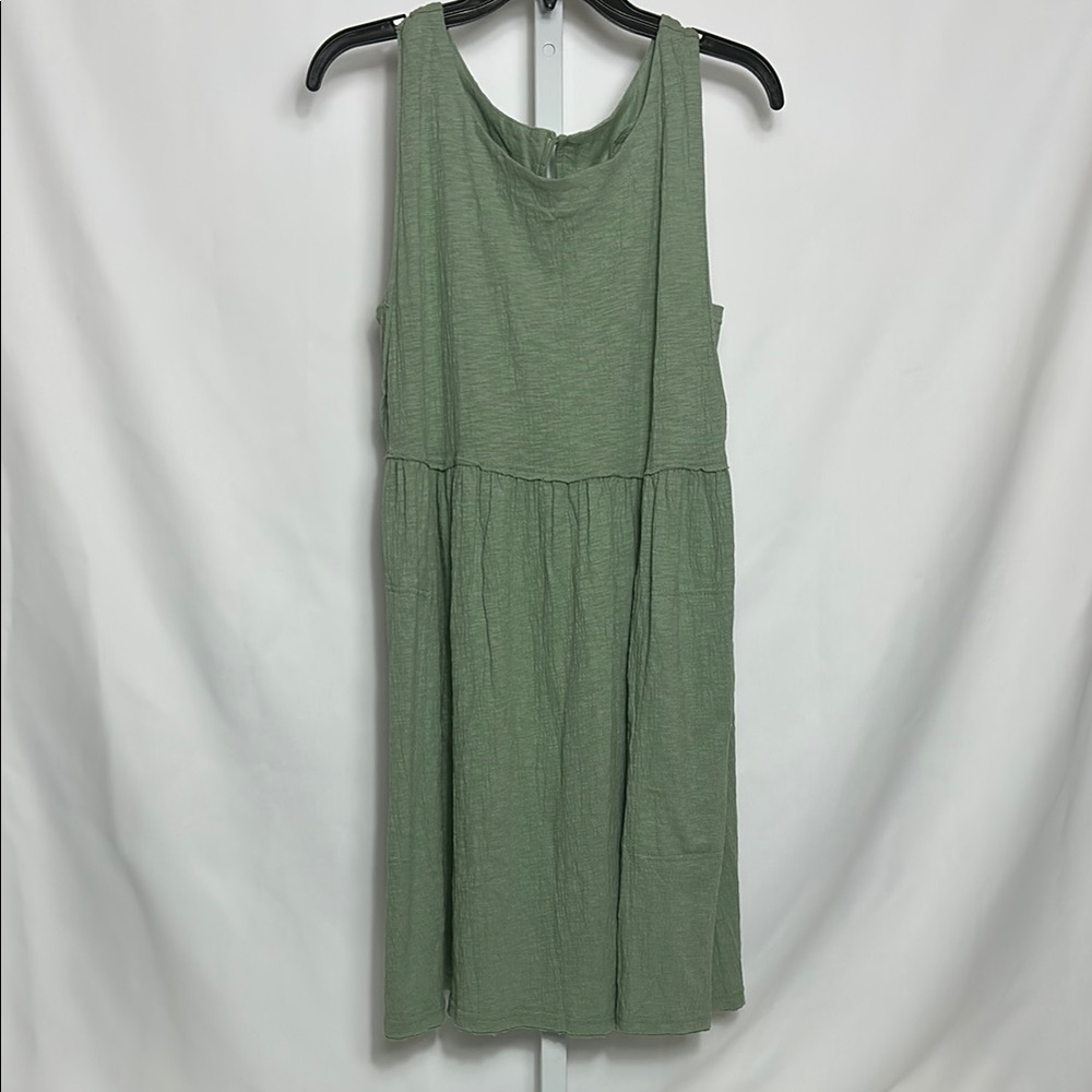 Fig & Willow Women’s Size M/L Sage Green Sleeveless Button Back Loose Fit Dress